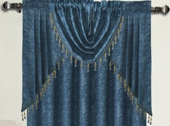 Curtain with ruffles in damask look, opaque